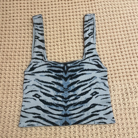 Anthropologie- The Hannah Seamless Textured Tank: Tiger Print Edition - Picture 4 of 6